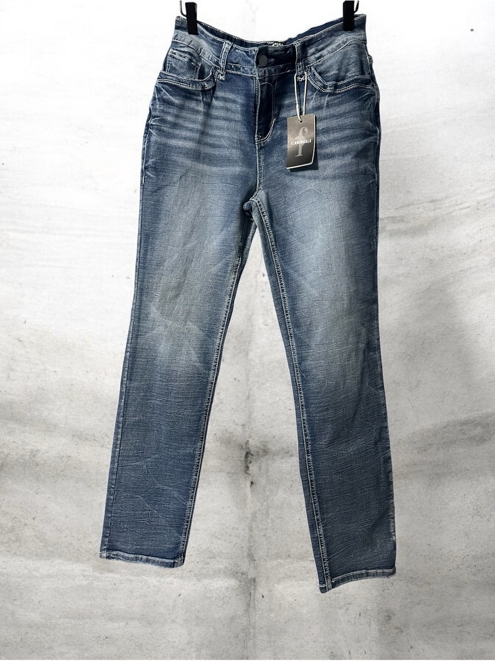 Flamingal’s Women's Mid Wash Slim Straight Jeans Size L